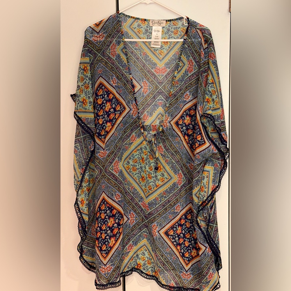 Sheer Floral Print V-Neck Tunic. Size XL